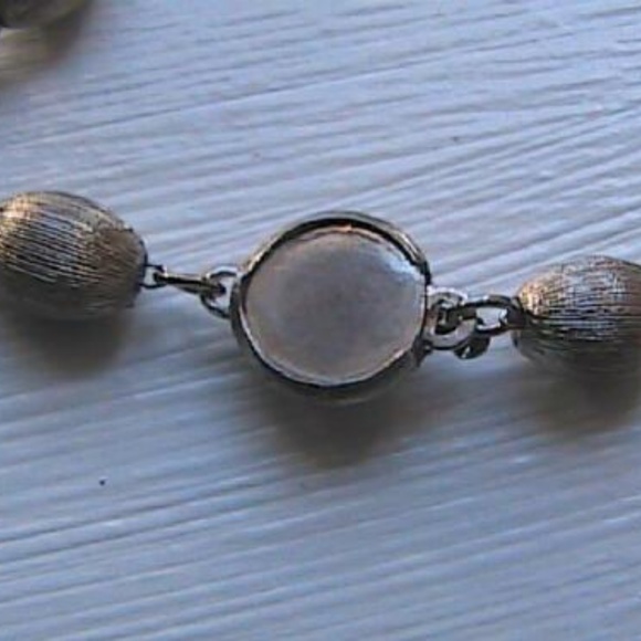 Silver Tone Beads and Balls Vintage Necklace - Picture 7 of 7